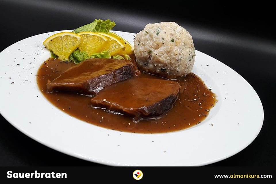 غذاهای آلمانی Sauerbraten